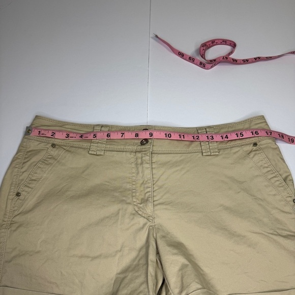 White House Black Market Khaki Chino Shorts Size 8 - Picture 3 of 9
